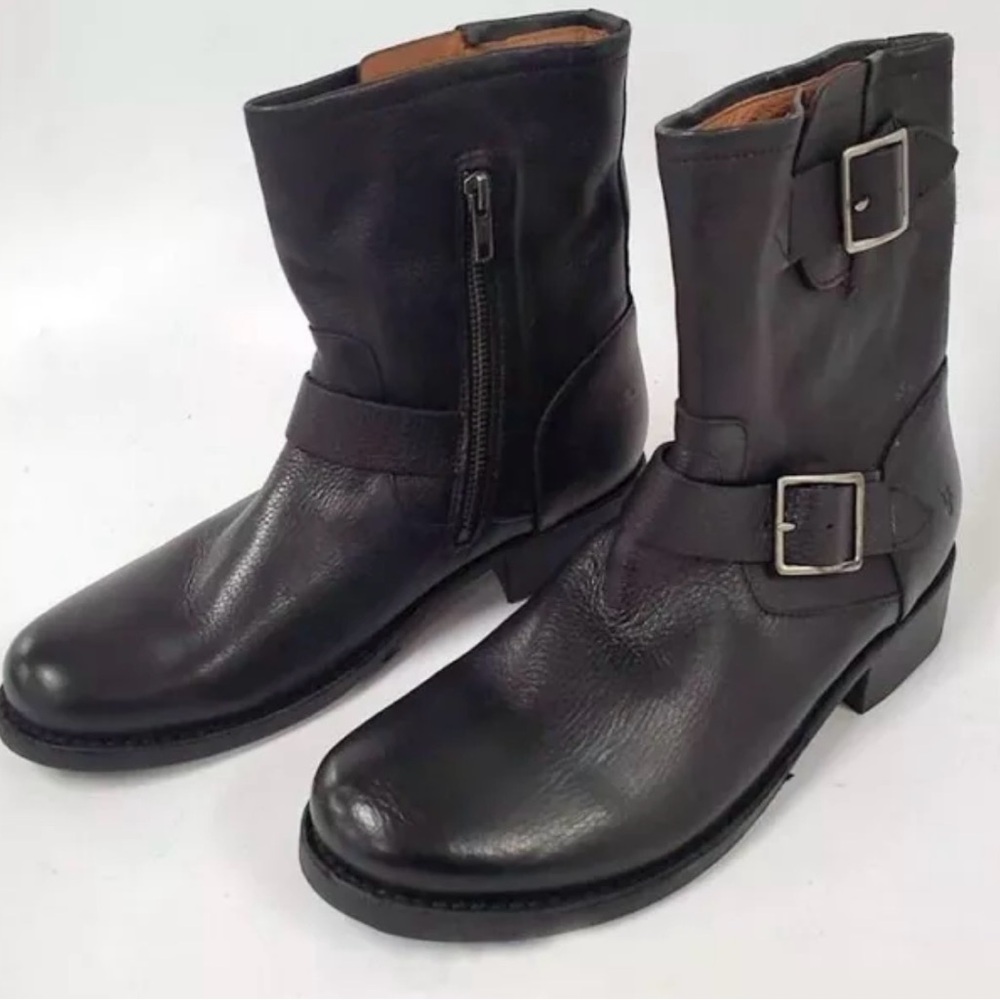 FRYE VICKY 3478817 WOMEN SZ 7.5 B ENGINEER MOTO BLACK LEATHER ANKLE BOOTS BUCKLE